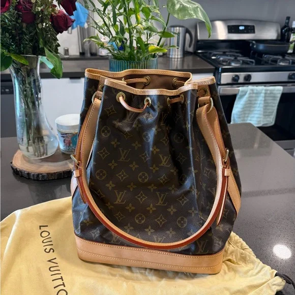 Vintage Louis Vuitton Noe Shoulder Bag - Picture 2 of 8